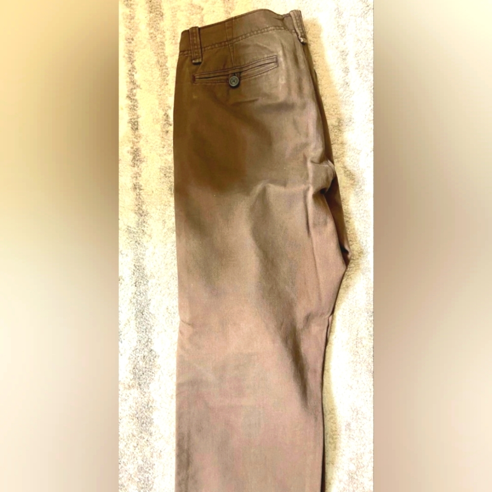 Brown casual pants old navy brand.  33x32